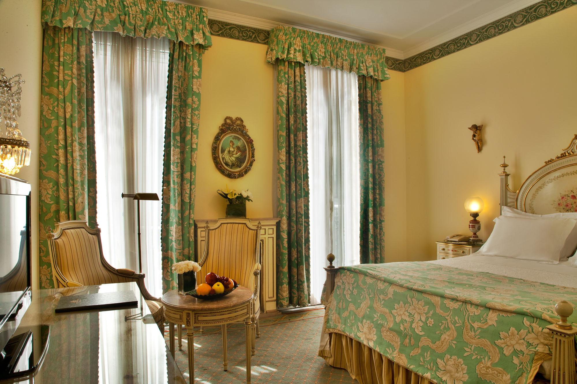 Hotel Avenida Palace Lisboa Εξωτερικό φωτογραφία A room at the hotel