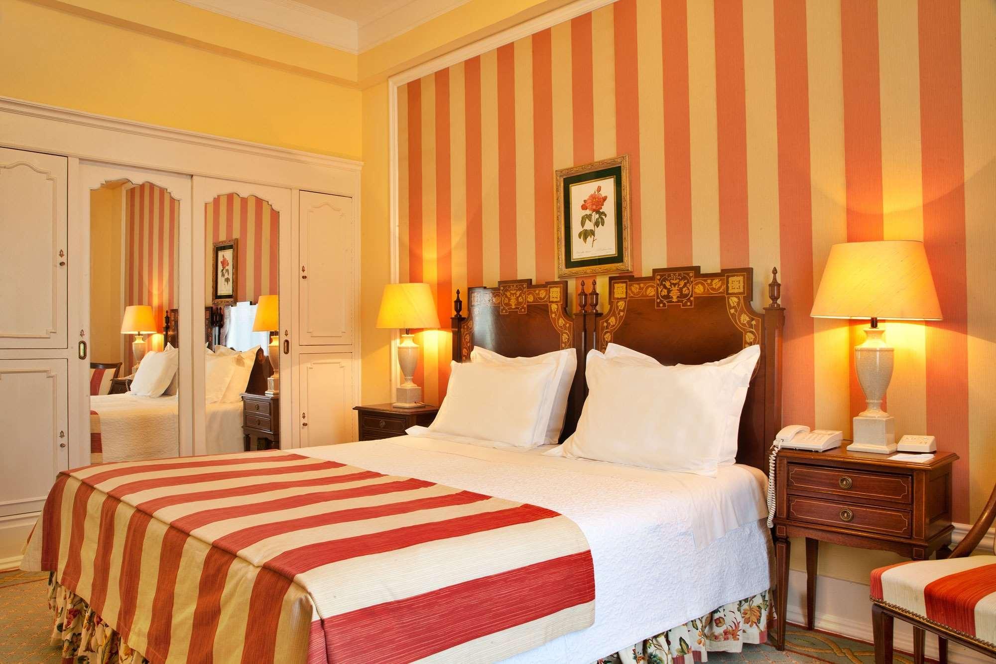 Hotel Avenida Palace Lisboa Εξωτερικό φωτογραφία A room at the hotel