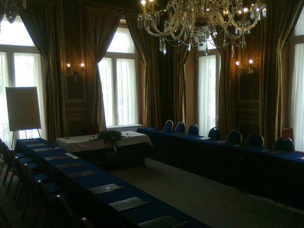 Hotel Avenida Palace Lisboa Εξωτερικό φωτογραφία The conference room of the European Economic and Social Committee