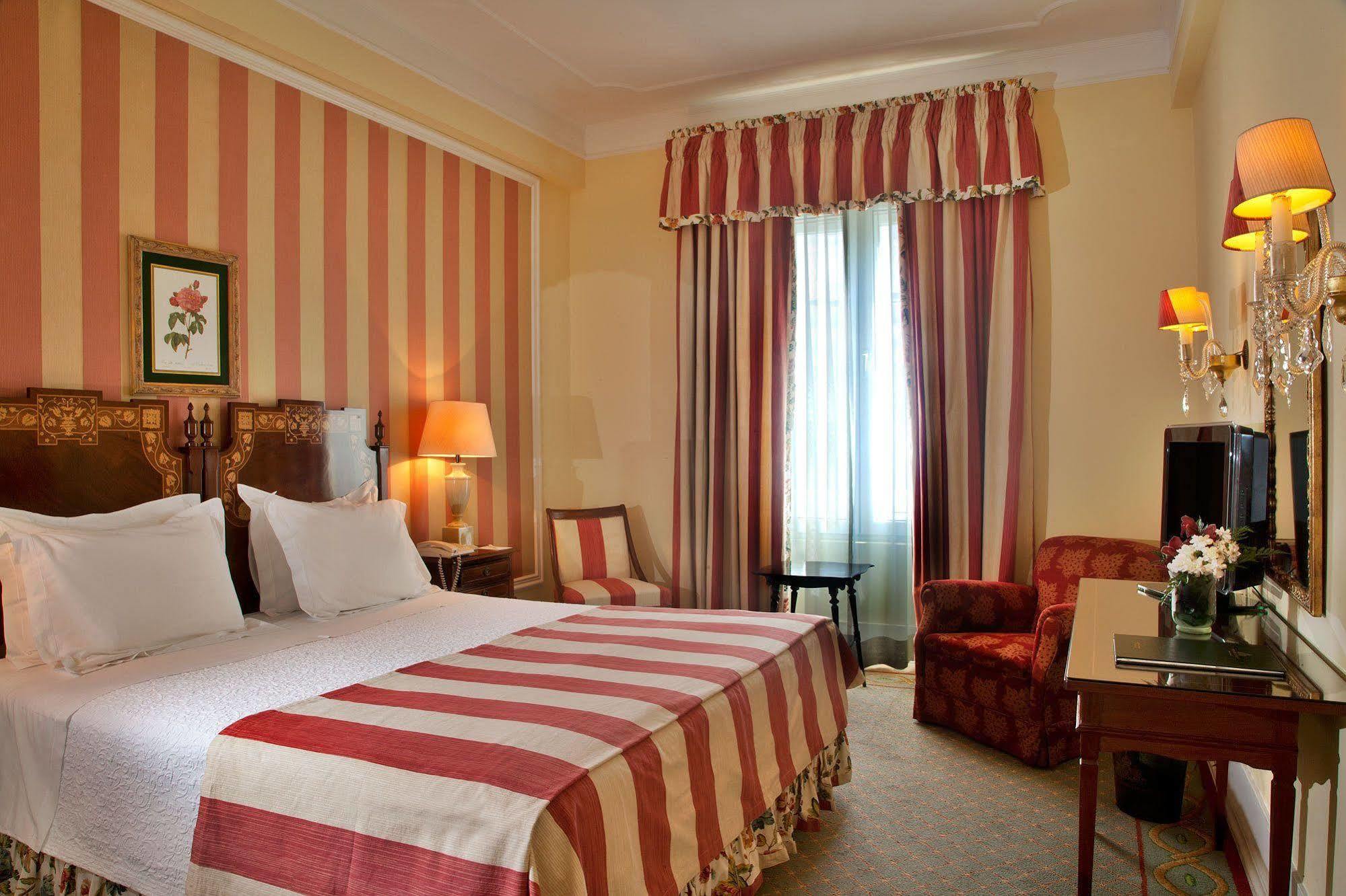 Hotel Avenida Palace Lisboa Εξωτερικό φωτογραφία A room at the hotel