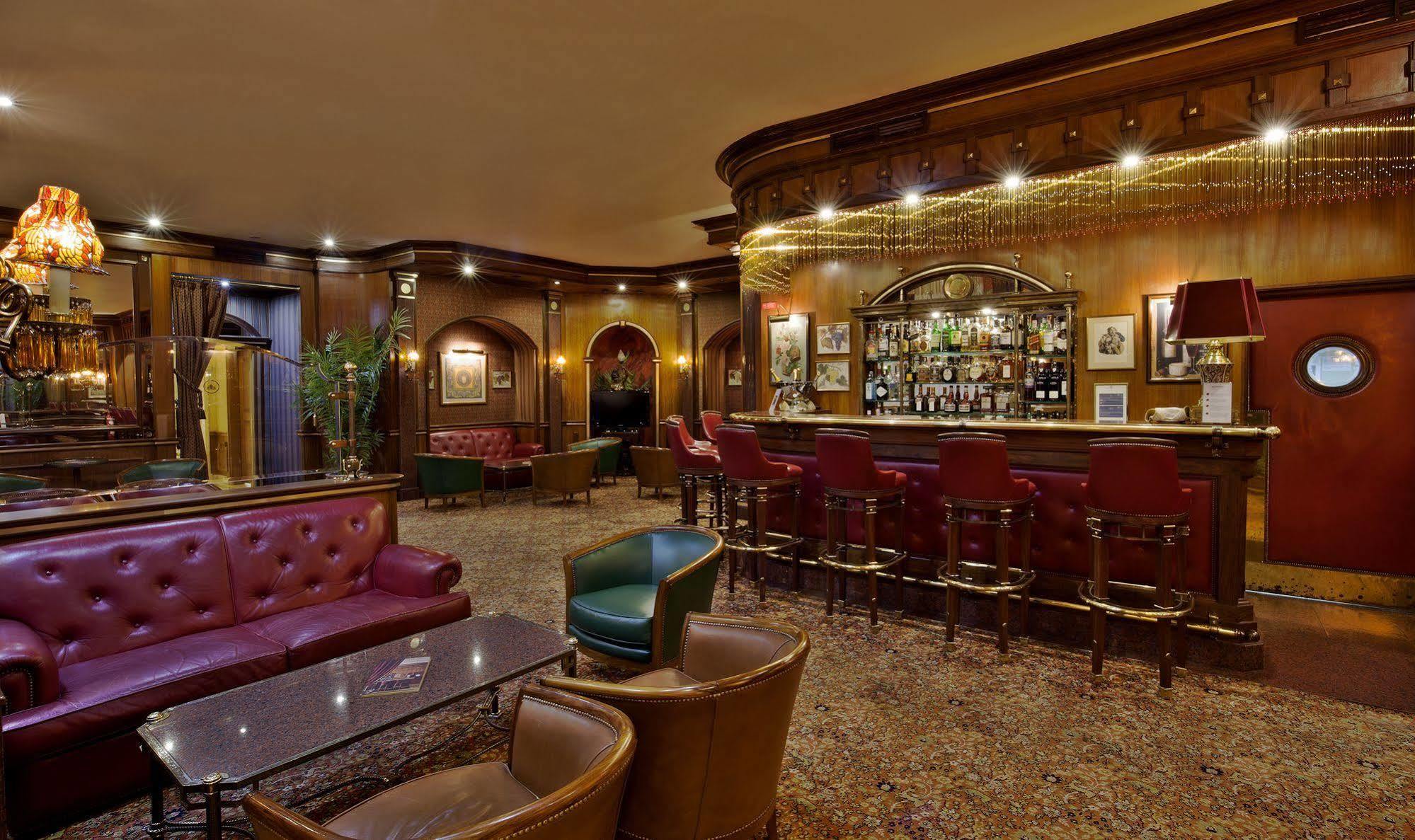 Hotel Avenida Palace Lisboa Εξωτερικό φωτογραφία The bar at the Savoy