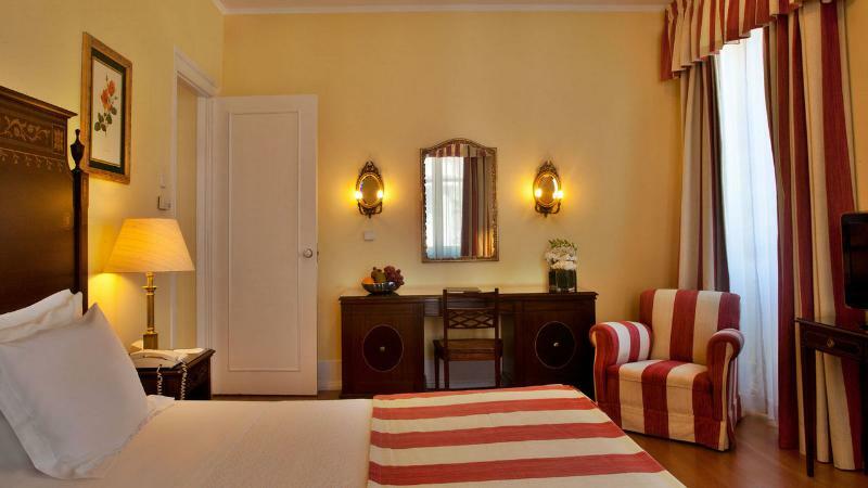 Hotel Avenida Palace Lisboa Εξωτερικό φωτογραφία A room at the hotel